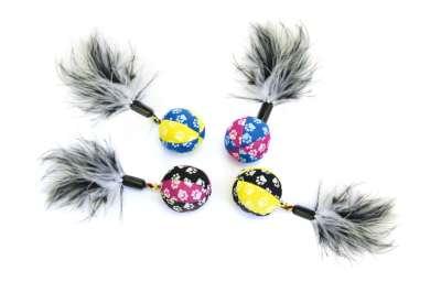 Swisspet Katzenspielzeug Neoprene Ball mit Feder und Catnip